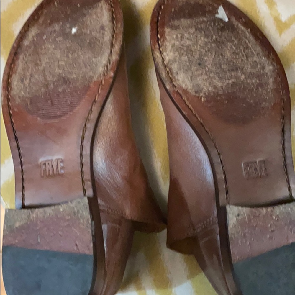 Slip on some Frye - Picture 4 of 4